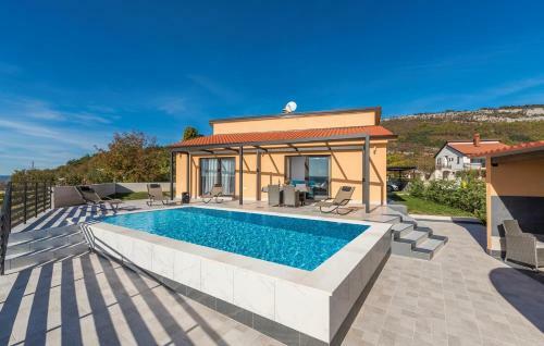 Holiday House With Pool In Roc