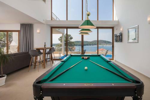 Extra Large Beachfront Luxury Villa