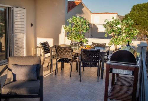 Apartamento 2-bed Apt With Ocean View 100 Meters To The Beach
