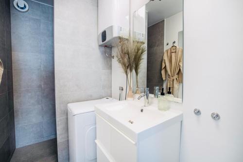 Apartamento 2-bed Apt With Ocean View 100 Meters To The Beach