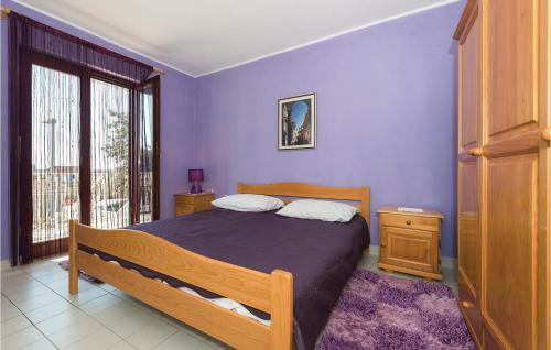 Two-bedroom Apartment In Rogoznica