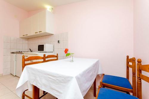 Apartments Ugrina