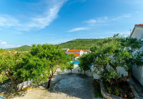 Apartments Ugrina