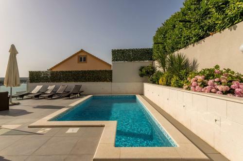 Villa Rogoznica Near Trogir, Pool And Gym