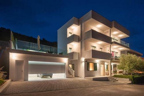 Villa Rogoznica Near Trogir, Pool And Gym