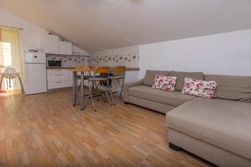 Apartment Ante