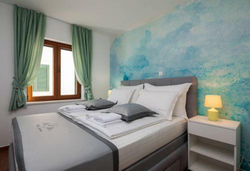 Seafront Luxury Private Villa With Hotel Service