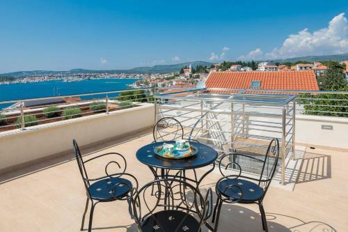 Seafront Luxury Private Villa With Hotel Service
