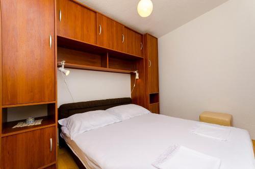 Apartments Gojislav