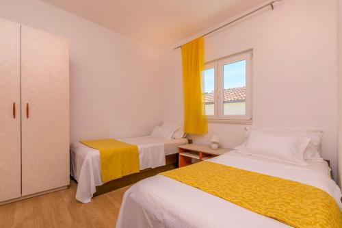 Apartments Mitar