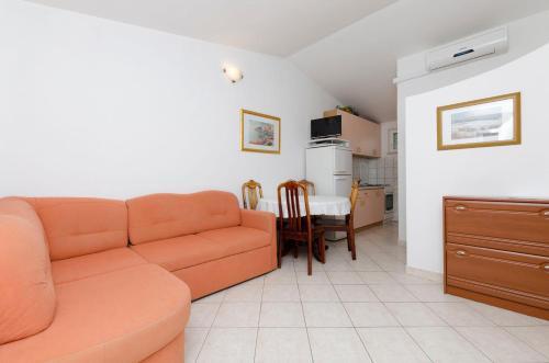 Apartments Mitar