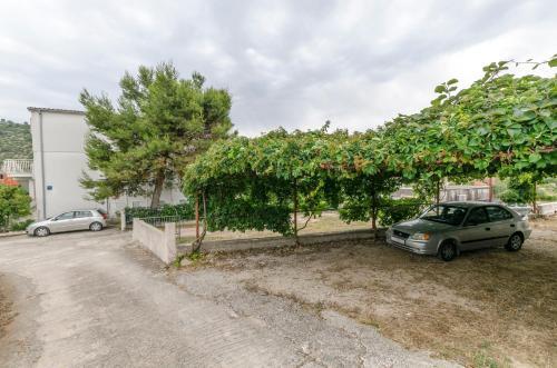 Apartments Mitar