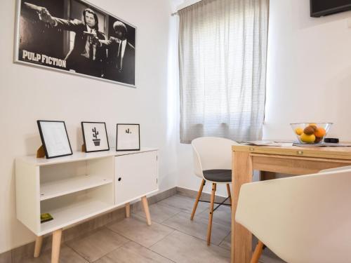Apartment Bare-2