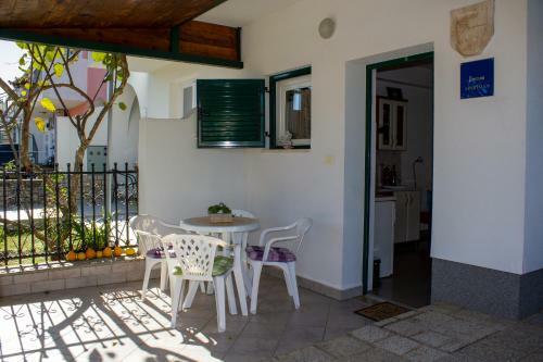 Honeymoon Apartment