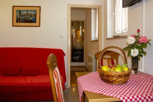 Honeymoon Apartment