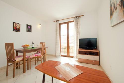 Apartments Milar