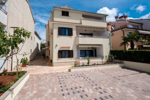 Apartments Milar