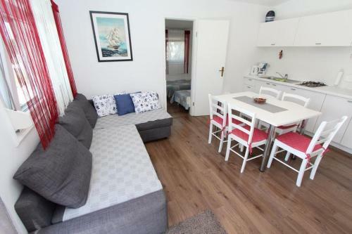 Apartments Donna With Swimming Pool