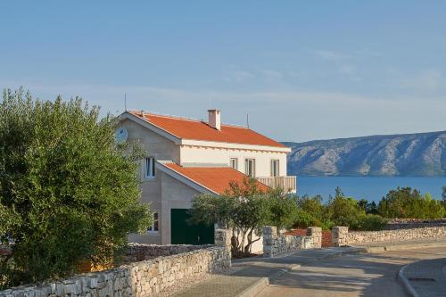 Rudina Villa Sleeps 10 With Pool Air Con And Wifi