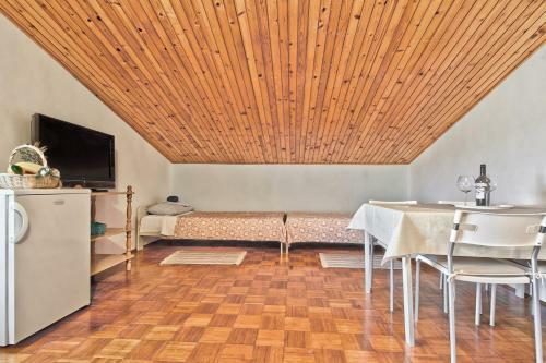 Hostal Gino House With Apartments