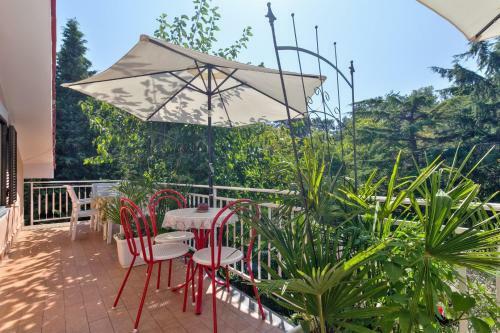 Hostal Gino House With Apartments