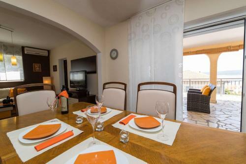 Apartamentos Rebic Selce With Sea View