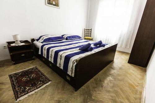 Apartment Sea View-7m From Beach