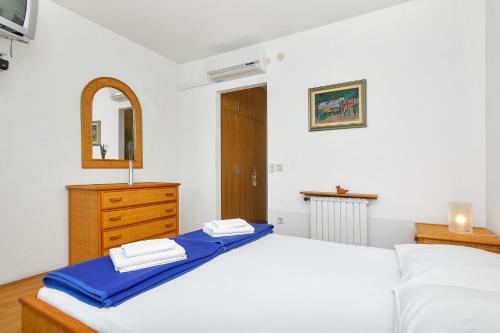 Hostal Rooms Ana - 5 M From Beach
