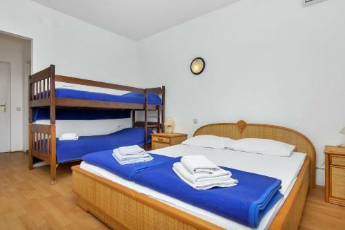 Hostal Rooms Ana - 5 M From Beach