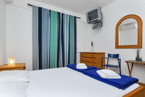 Hostal Rooms Ana - 5 M From Beach