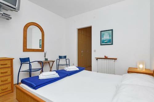 Hostal Rooms Ana - 5 M From Beach