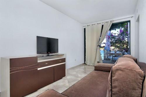 Apartments Nikola 5m From Beach