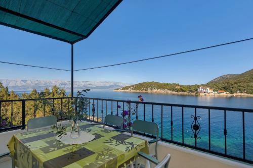 Apartments Nikola 5m From Beach