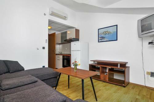 Apartments Nikola 5m From Beach