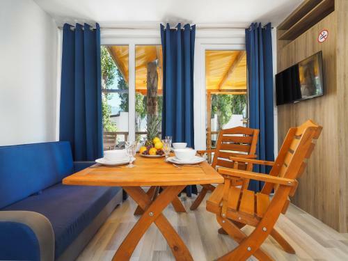 Mediteran Travel Mobile Homes Selce