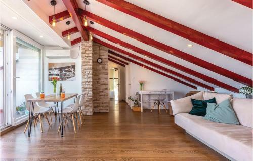 Two-bedroom Apartment In Selce