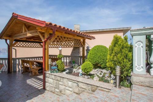 Hostal Apartment Complex Biondic