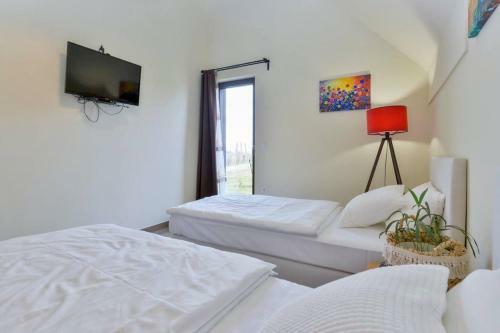 Lovely 2-bed Villa In Selnica