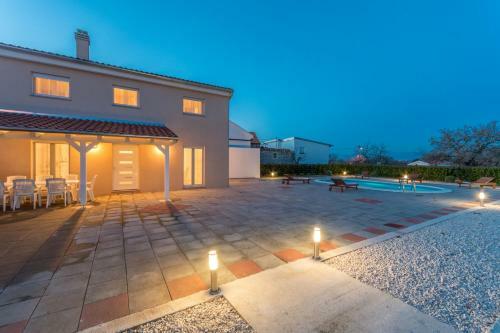Villa Elm