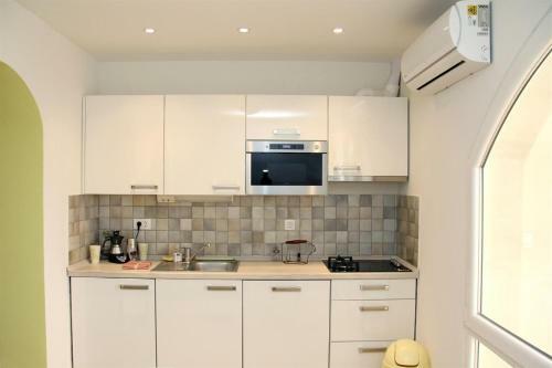 Apartments Ton-30m From Sea
