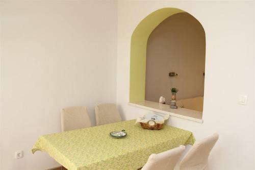 Apartments Ton-30m From Sea