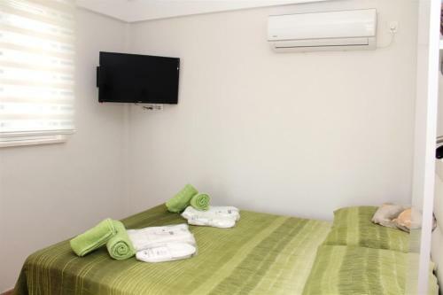 Apartments Ton-30m From Sea