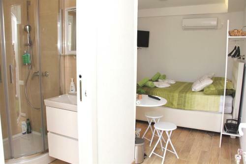 Apartments Ton-30m From Sea