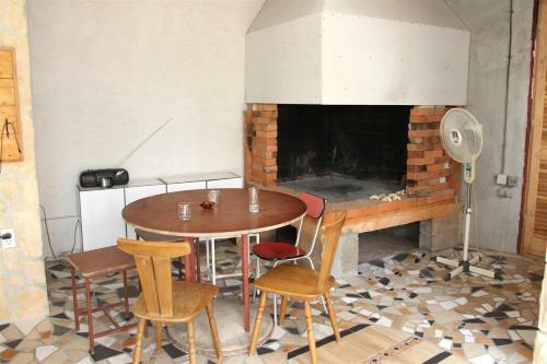 Apartments Ton-30m From Sea