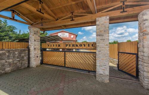 Spacious Villa Perkovic With Private Pool And Jacuzzi