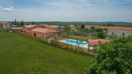 Spacious Villa Perkovic With Private Pool And Jacuzzi