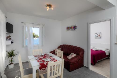 Apartments Lovorna