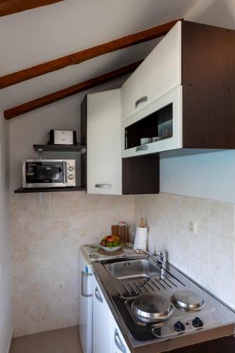 Apartments Lovorna