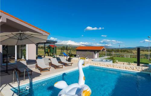 Amazing Home In Siveric W/ Jacuzzi, Sauna And Wifi