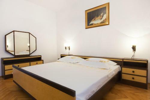 Apartments Sani-slatine